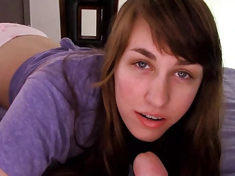 Diminutive Yankee sitter Thirsts gets her cock-squeezing labia packed with cum