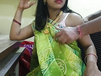 Mumbai Ashu gets her Indian vulva ruined by firm-core office chief in super steamy homemade vid