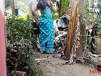 Sizzling Indian duo gets wild in the garden with molten bang-out
