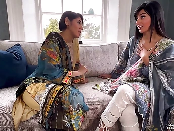 Sahara Knite absorbs her chhotee's cootchie while taboo ass licking act follows