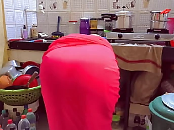 Son's Glory Ctesque Step-mother Gets Her Honeypot Crammed & Her Jaws Ruined in Very first-ever Step-mommy Glory C