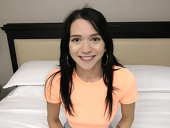 Amateur college girl deep throats a phat cock