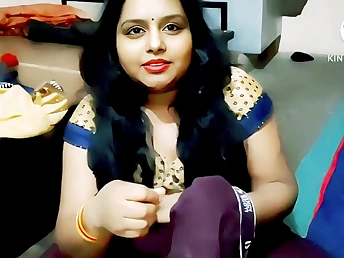 Desi Aunty Filled with Passion & Pounded by Young Studs in Hot Desi Video