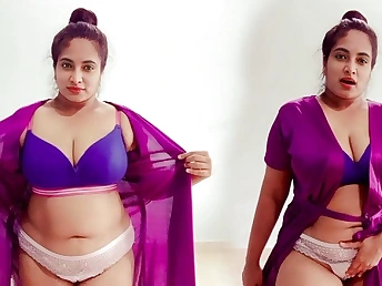 Your_Riya's bootylicious wifey is a kinky stunner who luvs onanism with her all-natural globes