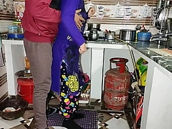 Step step-sista porked in the kitchen, when she's cooking.