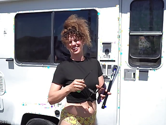 Witness Vibewithmolly & Vibewithnoodles soldier of fortune in the first place their hubby about a alien in public