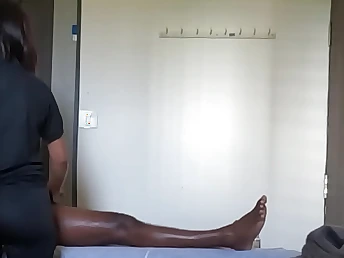 Rasiya Begum gets on the warpath during a rubdown with the addition of gives a maltreatment hand job to Bulldick