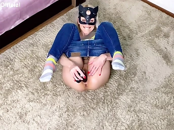 Mia Mimi's tight denim shorts realize a BBC pounding