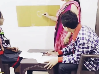 Kavita Partition & Galender Dev take turns getting pounded respecting hardcore threesome action!