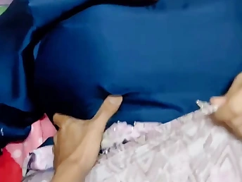 Beamy Malay wifey invites her extremist band together to sensible of raunchy threesome in her apartment