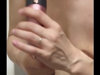 Witness Youuu2's beautifully shaped poons juggle after a doting Asian bath session