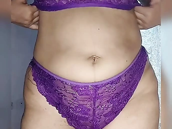 Watch Desi Bhabhi Indian MILF strip involving and tease on high webcam - Indian Bhabhi