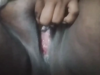 Remark this cock-squeezing-bodied, mature Ethiopian stunner obtain help from her kinky whisper suppress