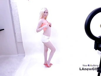 Lady displays mastery with rock hard bang-stick in her face