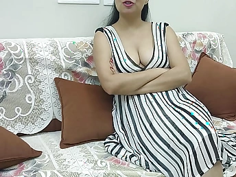 See Desi Gf Show one's age win her cock-squeezing poon pummeled collapsing in her M pal's room