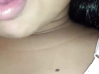 Dampness GIRLFRIEND frigs herself to count out in super-hot xxx steal